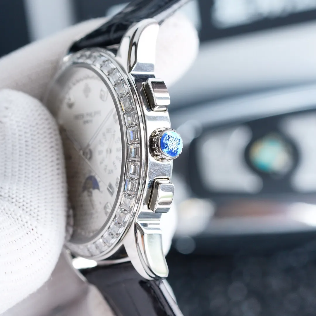 Patek Philippe Complex Series Six-Hand Men's Watch [Love] Hot Style [Love] Multifunctional Watch! 1⃣️ Equipped with an original imported 9100 week and month moon phase kinetic energy function movement mechanical watch! 2⃣️The classic exclusive inner shadow light tiles are used as scales on the dial to further show the luxurious temperament of this watch [呲呲] 3⃣️The belt is made of imported square scale cowhide strap! 4⃣️The watch mirror adopts double sapphire mirror! 5⃣️See-through bottom cover! 6⃣️Diameter 42mm, thickness 11mm! The watch function integrates day/month/date/moon/sun and other functions into one, making it the true standard of the best men’s business watch! A representative work of high-end watches! Produced with honor, the reputation of being distinguished is reflected in the details, which reveal the nobility of men, excellent taste, great craftsmanship and grandeur that is comparable to the original products! The appearance and appearance are the same and unique! Welcome to reprint!